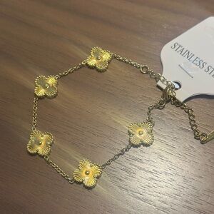 Gold clover  Bracelet